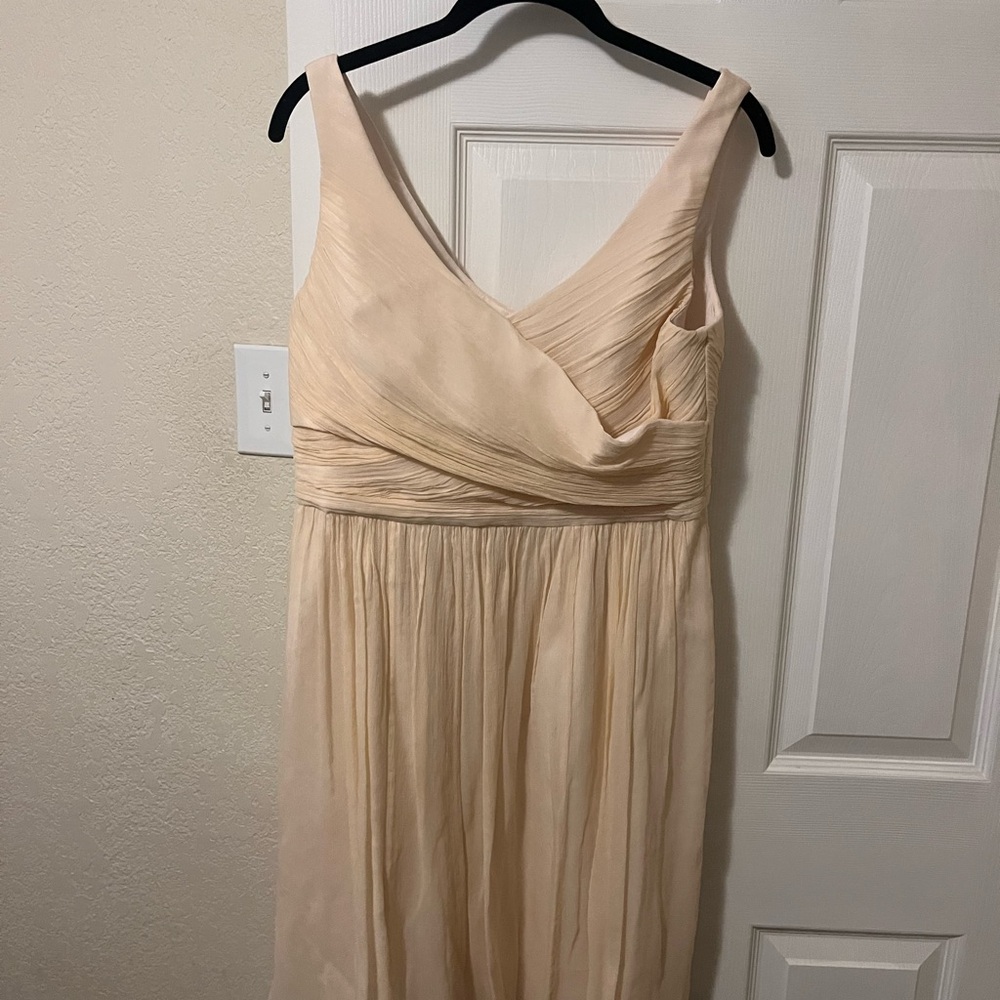 Elegant Cream Sleeveless Dress